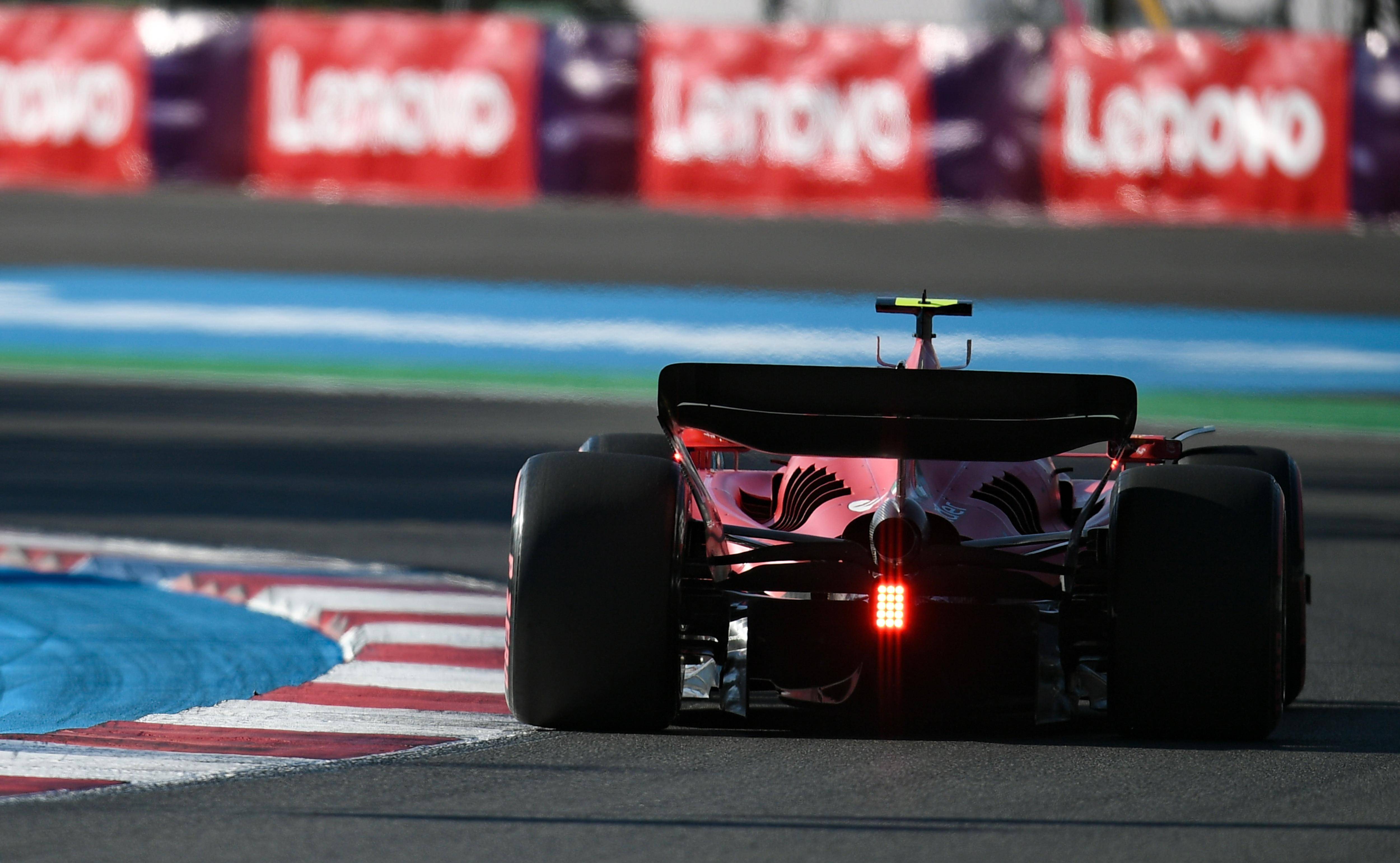 哈斯车队力克法拉利,勒克莱尔点燃赛场 哈斯车队力克法拉利,勒克莱尔点燃赛场