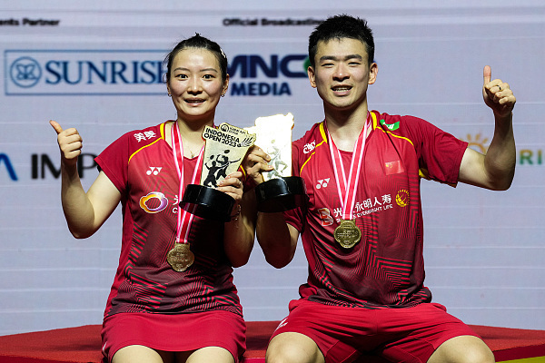 印尼队轻取丹麦队,马琳统治全场 印尼队轻取丹麦队,马琳统治全场