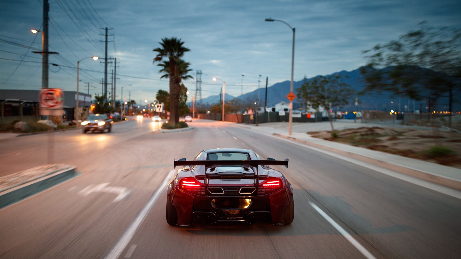 绿茵战术交响曲，从德甲争冠战到佛罗伦萨与塞内加尔的足球哲学碰撞