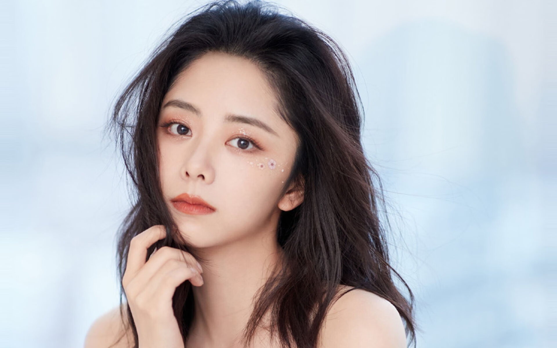 跨界奇迹日，奇才篮下碾压火箭，克莱F1赛道接管揭幕战